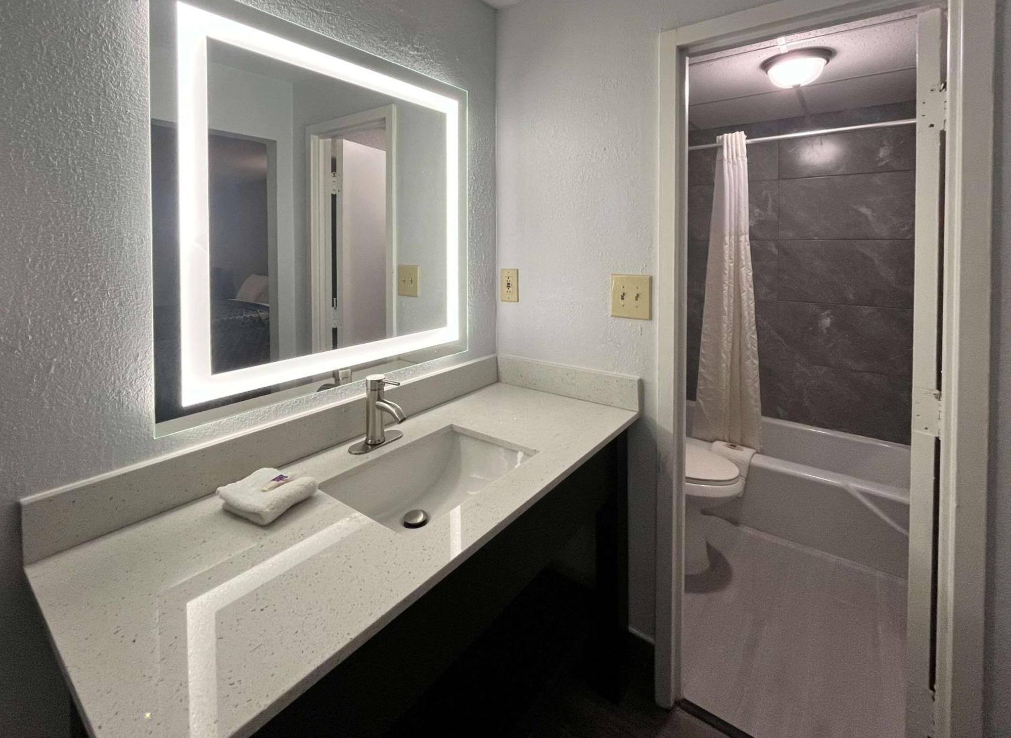 Motel 6 Spartanburg, Sc Northwest Business 85 ภายนอก รูปภาพ
